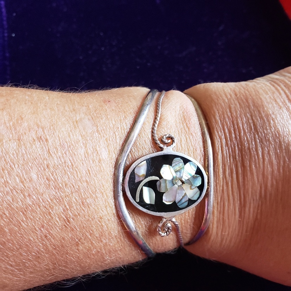 Vintage 7” Mother Of Pearl Flower Inlay Silver Cuff Bracelet